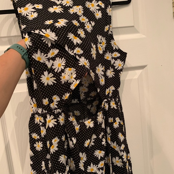 Black Daisy Sun Dress with back cutout - Picture 4 of 4